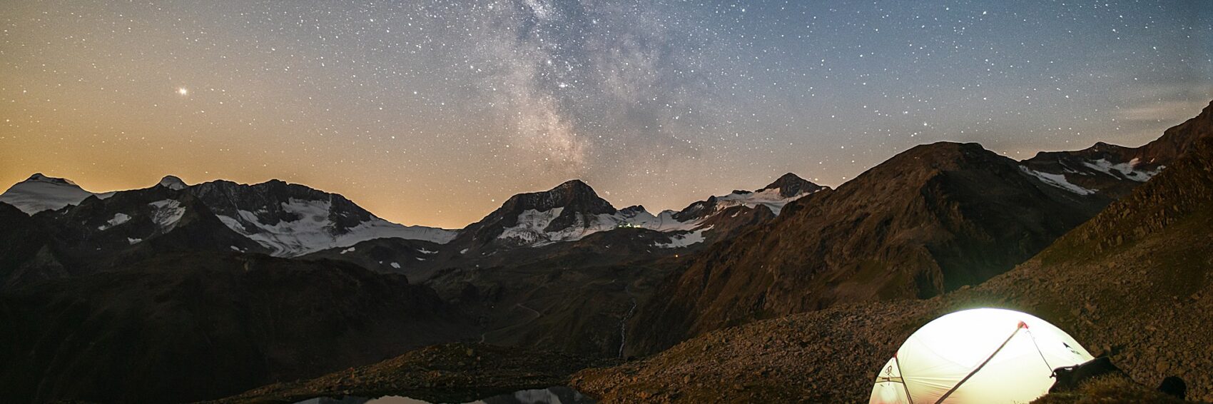Milchstraße über dem Stubaital bei Vollmond