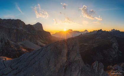Sonnenaufgang am Hexenstein in den Dolomiten