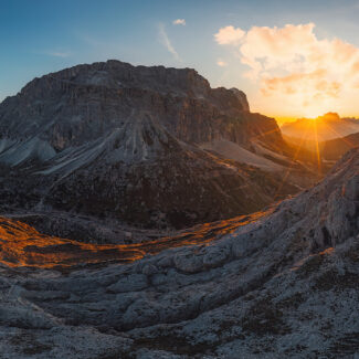 Sonnenaufgang am Hexenstein in den Dolomiten
