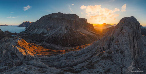 Sonnenaufgang am Hexenstein in den Dolomiten